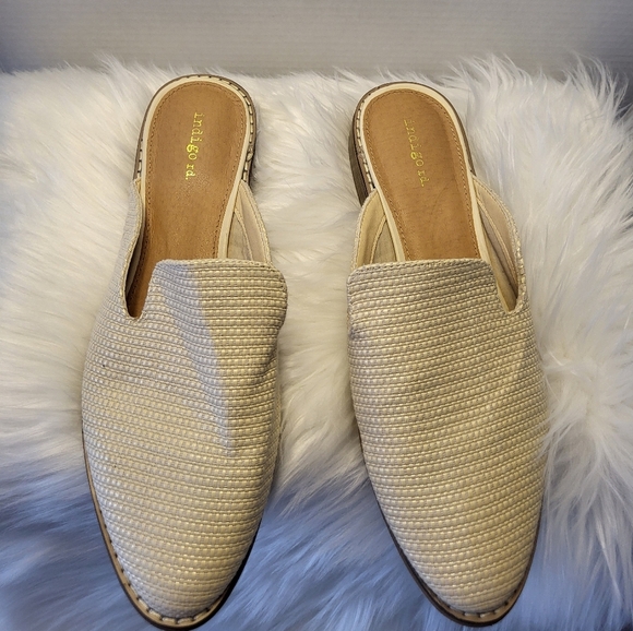 Indigo Elegant Cream Slip-On Women's Shoes, Size 10 - Picture 2 of 5